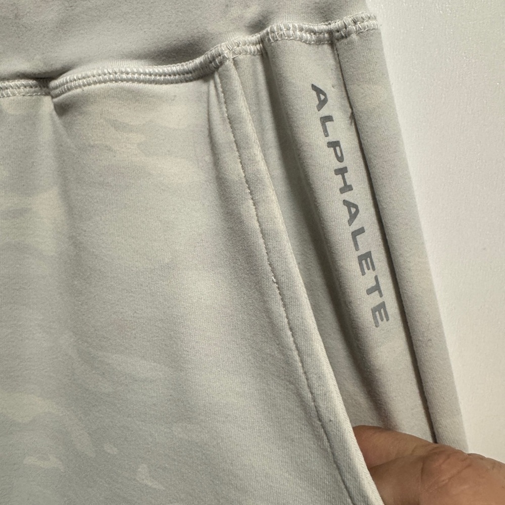 Alphalete Camo Jogger Pants Grey - Picture 6 of 11